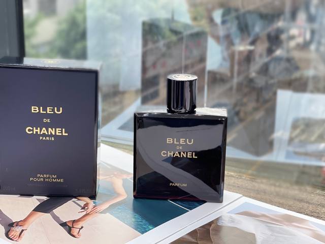 专柜品质 新款香奈儿蔚蓝香精版100Ml Chanel Bleu De Chanel Parfum. 香调 木质馥奇香调 前调 柠檬 皮香柠檬 薄荷艾蒿 中调