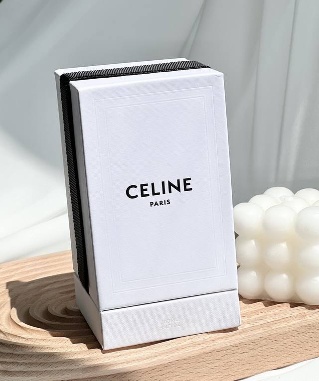 专柜品质 Celine 高定波兰香水由创意总监 Hedislimane 的创作灵感来自动人心弦的回忆和这位高级时装设计师的叙述 所有香水之间以一种独特的嗅觉印记