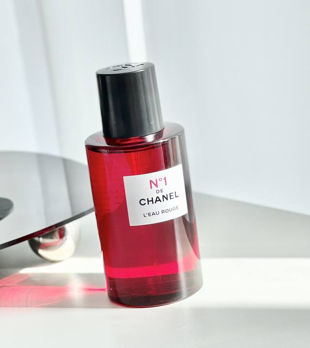 专柜品质 Chanel 香奈儿一号红色之水 调香师oliver Polge打造的 2022年一步散新香 柑橘 树莓 玫瑰 麝香 鸢尾 算是比较有辨识度的 与众不