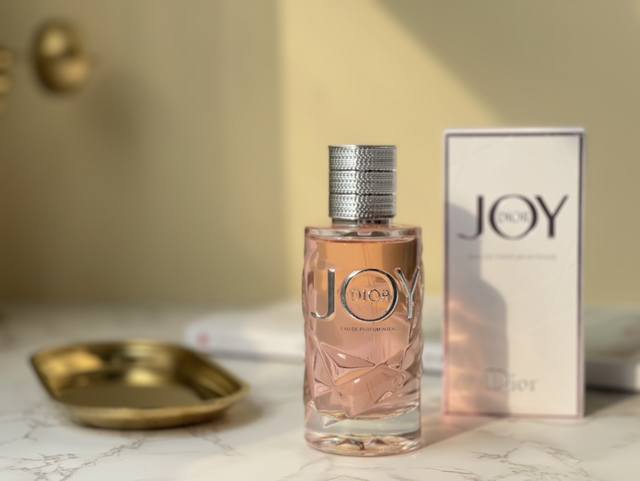 专柜品质 迪奥悦之欢 Dior Joy 100Ml 虽然这款香水的网评号称2018年 滑铁卢 烂香 但是对于我来说,还是挺喜欢这款香水的 瓶身跟之前出的back