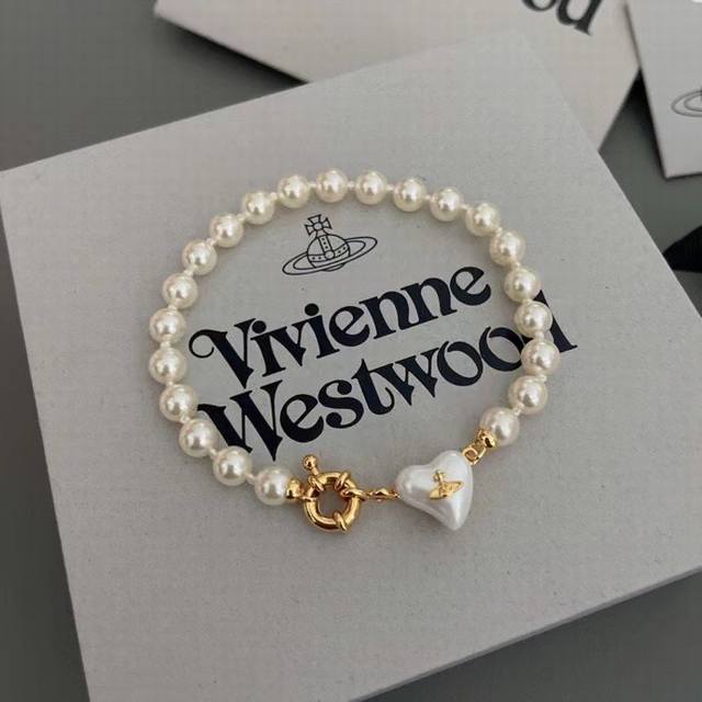 金 银色 Vivienne Westwood 西 后 爱心珍珠手链 绝美爱心珍珠项链 巨巨巨好看 闭眼入准没错纯粹王冠球是经典的象征 闪耀土星环勾勒未来波光流转