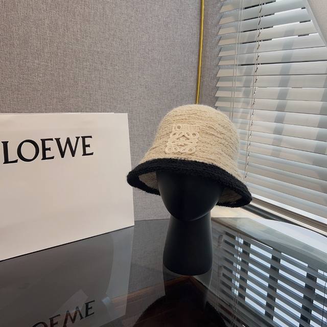 Loewe 罗意威 毛绒绒针织帽女秋冬款时尚百搭水桶帽日系甜美撞色边休闲盆帽