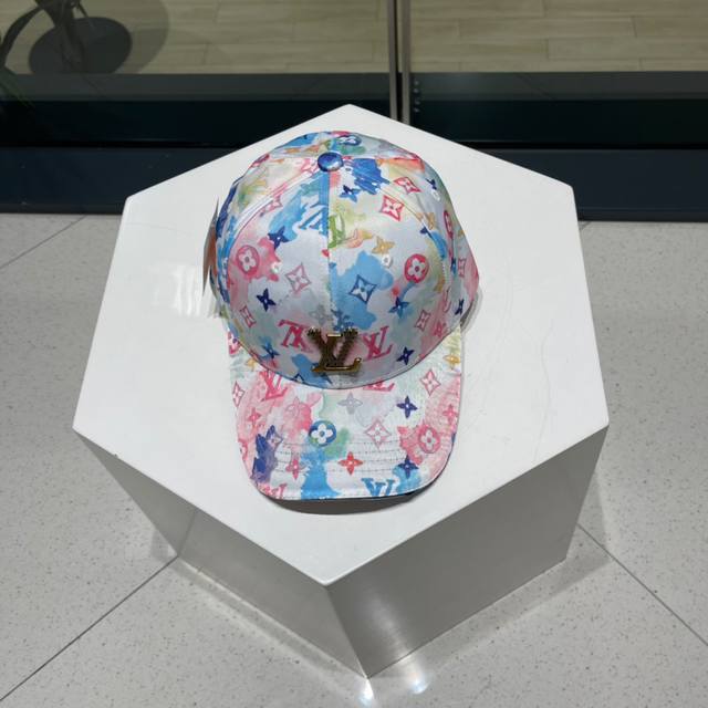 Lv路易威登 棒球帽一直都是超级受欢迎的单品 夏季新色 真的是一顶难求 男女可戴 帽子草帽渔夫帽棒球帽