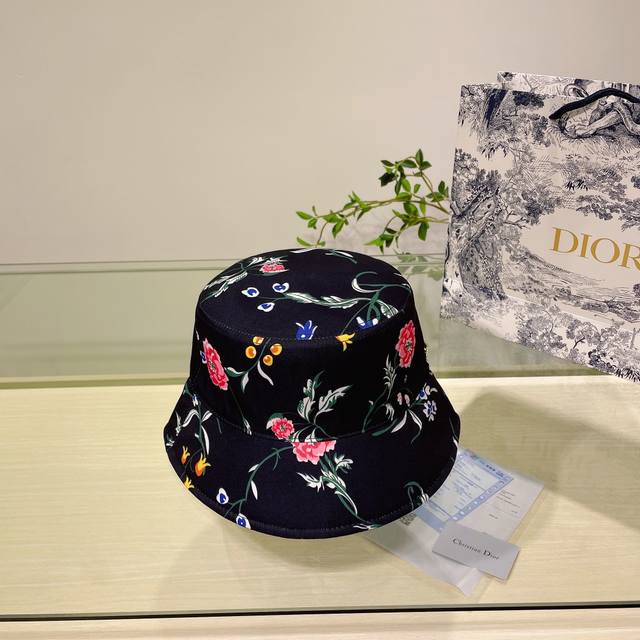 Dior迪奥 新款专柜男女款遮阳渔夫帽 大牌出货 超方便 好搭 出街必备帽子针织帽渔夫帽棒球帽