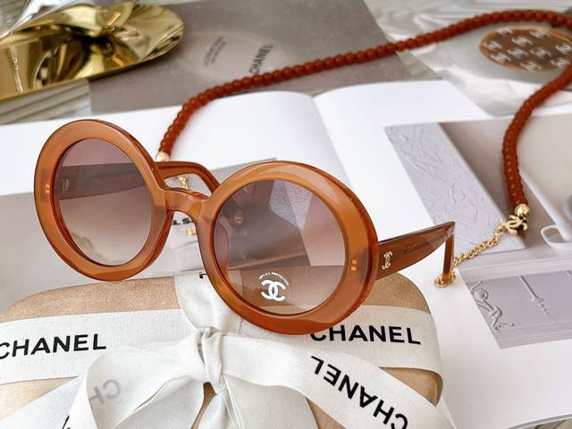 Chanel 独家原版复刻 非普通版本可对比 专柜售罄的火爆墨镜 佩送珍珠链条可拆卸 Ch5489 Size 51-25-140 每副眼镜对于官网色号 眼镜墨镜