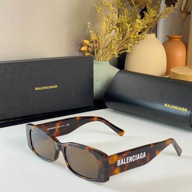 Baclenciaga型号bb0260S经典风格 巴黎世家系列的标志性 品质超赞 上脸 尺寸53-19-145眼镜墨镜太阳镜