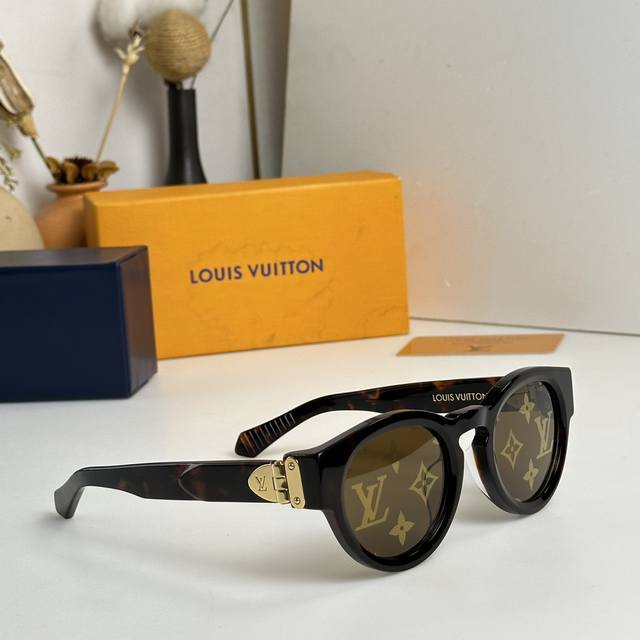 Louis Vuitto*Model Z2061 Size 49口24-145眼镜墨镜太阳镜