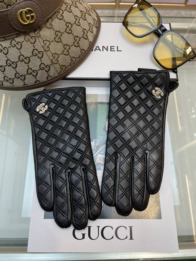 Chanel新款女士手套 羊皮 皮质超薄柔软舒适 特显手型 质感超群 码数 均码