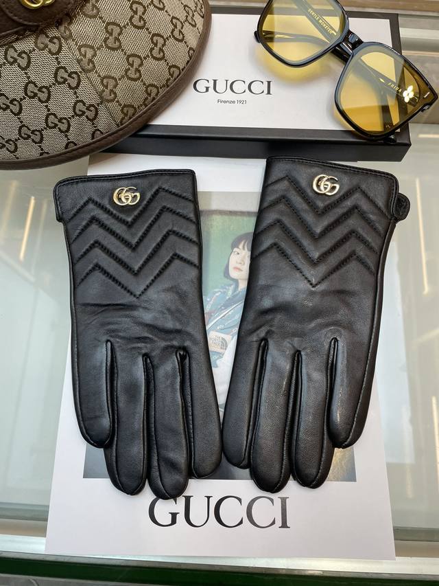 Gucci新款女士手套 羊皮 皮质超薄柔软舒适 特显手型 质感超群 码数 均码