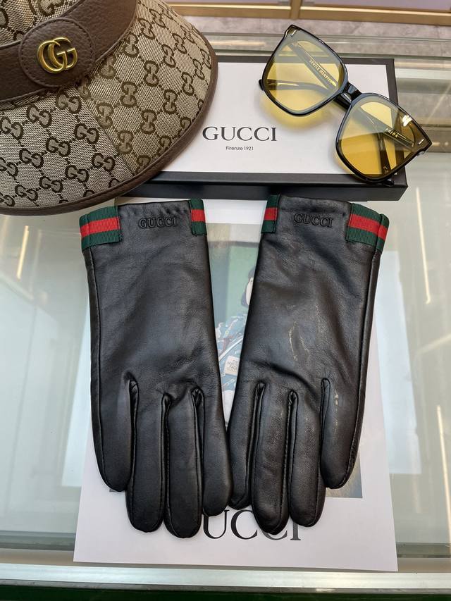 Gucci新款女士手套 一级羊皮 皮质超薄 保暖舒适 柔软舒适 特显手型 质感超群 码数 均码