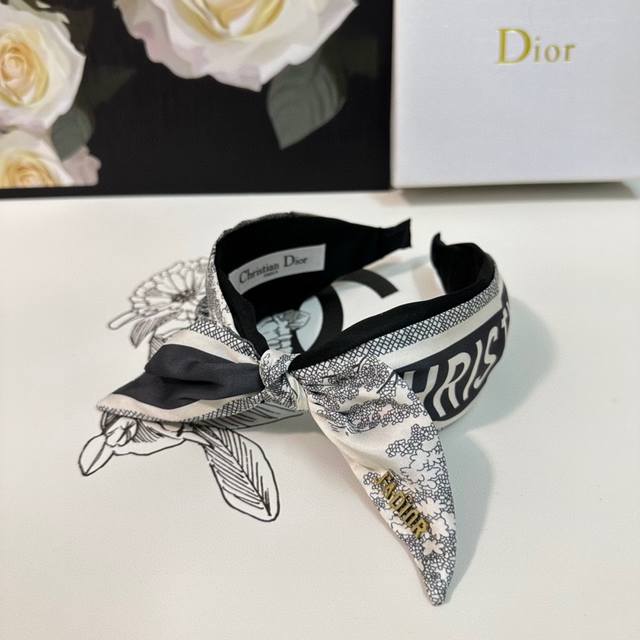 配专柜包装 Dior 迪奥 最新丛林系列发箍 小仙女快入手 特殊材质 不嘞头 可盐可甜 发夹