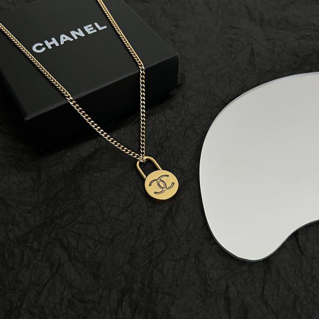 Chanel香奈儿 中古 双c项链原版复刻logo 小香家的款式真心无需多介绍每一款都超好看 精致大方 非常显气质