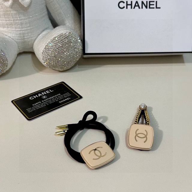 两件套 配全套包装 Chanel 香奈儿 今年最好卖的新款 Vintage中古复古链条发夹 超仙的一对 时髦精 随便入的款