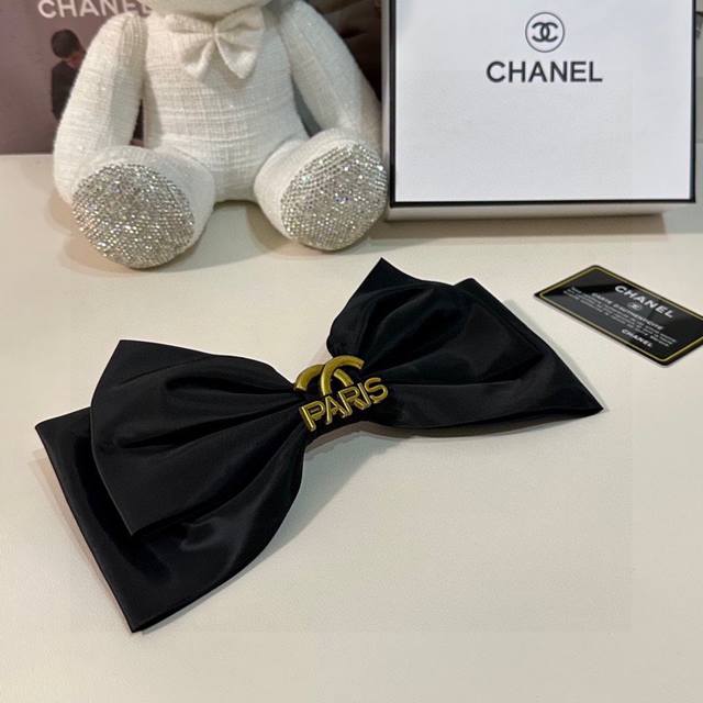 配专柜包装 Chanel 香奈儿 最新蝴蝶结中古五金发夹# 信我 人手必备的单品 这件必须买 洋气神仙颜值 小仙女要收了它 谁戴谁好看