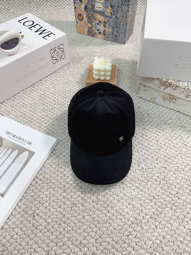 Chanel 香奈儿 丝绒棒球帽 高级韩国绒丝绒面料 高颜值搭配 正品质量妥妥 放心入手