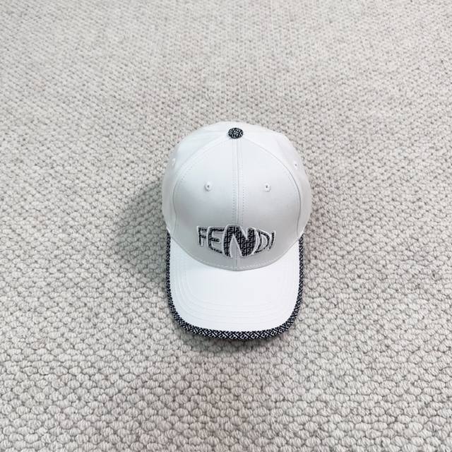 Fendi芬迪 新品棒球帽 代购版本 时尚潮流 高端做工 非一般的品质 细节看实拍哦