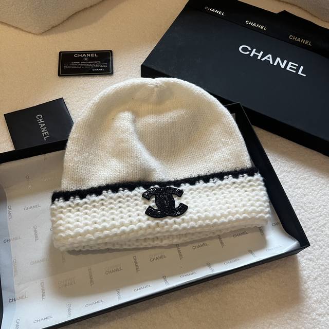 Chanel香奈儿针织毛线帽 小香珠片logo 黑 白两色