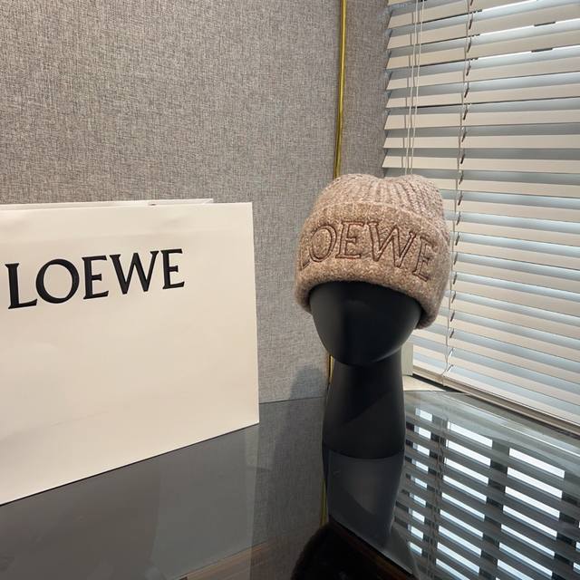 Loewe 罗意威 杨幂同款字母logo羊毛毛线帽