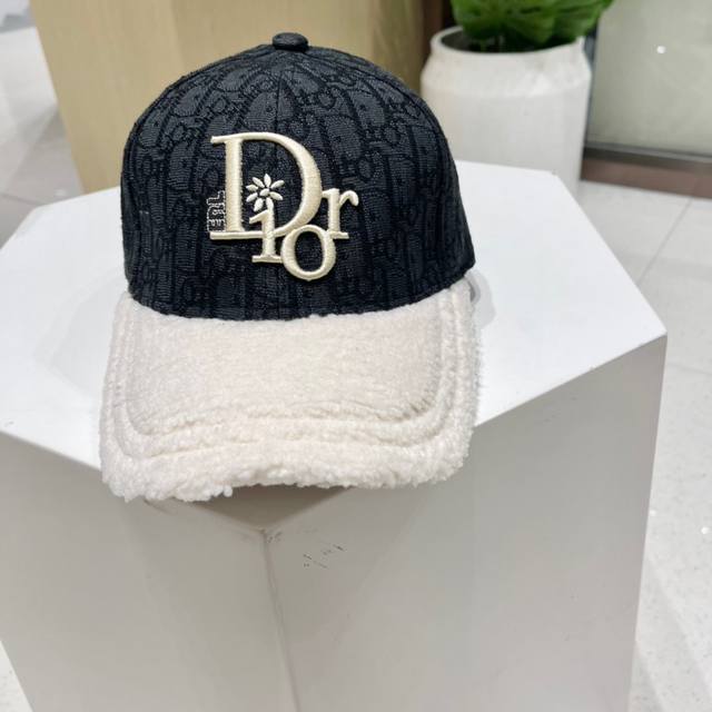 Dior迪奥 新款边设计 老花字母logo棒球帽 品质超赞 加深帽型更显气质 本季爆款