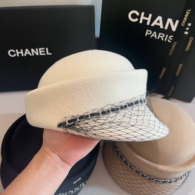 Chanel香奈儿鸭舌军帽 百分百羊毛面料 头围57Cm 黑 白两色 高端定制