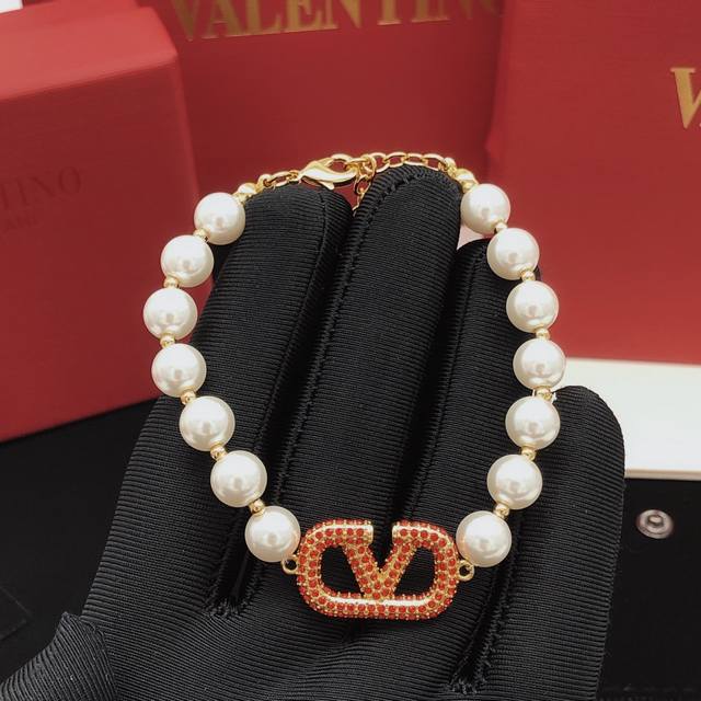编号vsl0019 Valenti*O最新款珍珠手链红色 一致zp黄铜材质