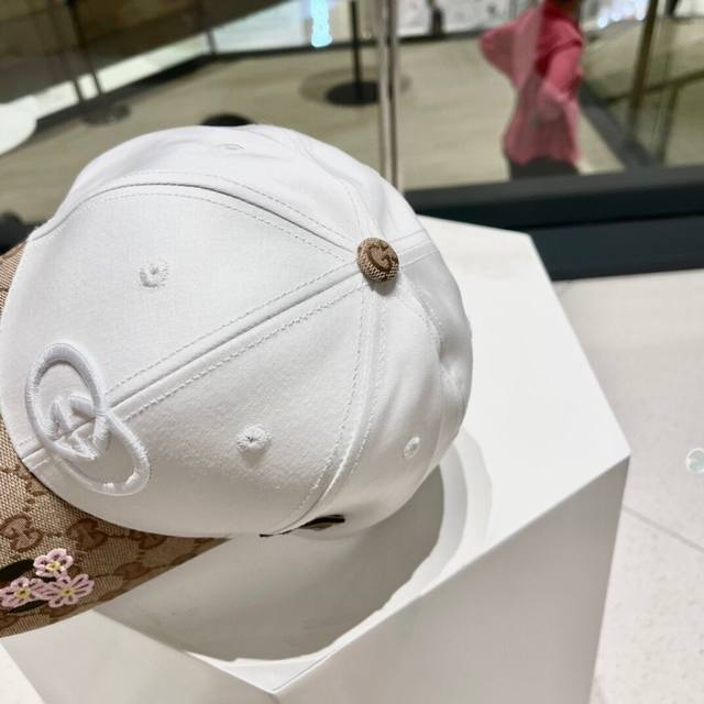 古奇gucci 新款原单棒球帽 精致純也格调很有感觉 很酷很时尚 专柜断货热门 质量超赞