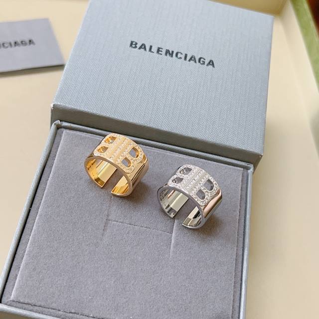 原单货新品 巴黎世家戒指 Balenciaga戒指专柜一致巴黎世家戒指火爆款出货 设计独特 前卫 超级闪亮的v金