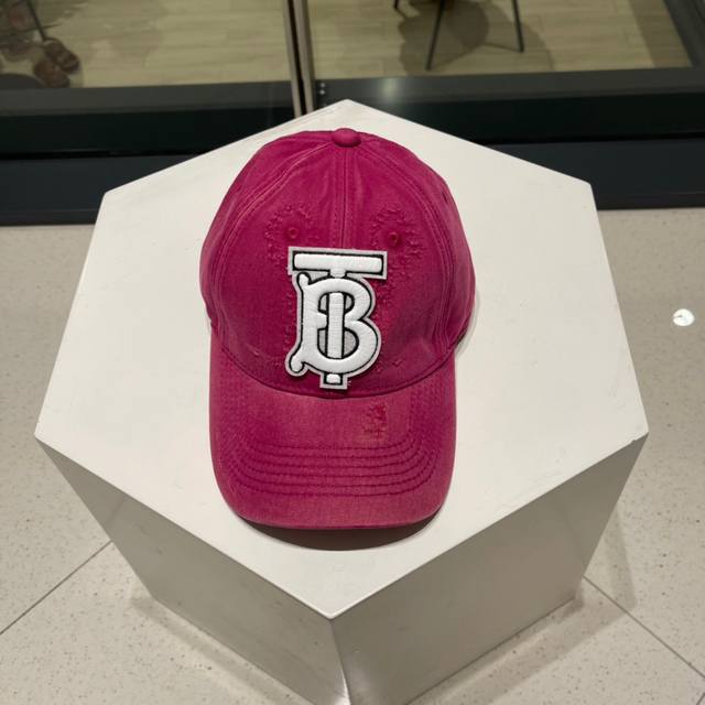 巴宝莉burberry 原单棒球帽 经典bt简约刺绣原单新品 超喜欢自留的棒球帽哦