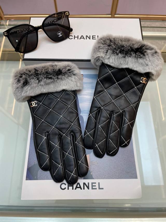 Chanel新款女士手套 一级羊皮 皮质超薄保暖舒适 柔软舒适 特显手型 质感超群 码数 均码