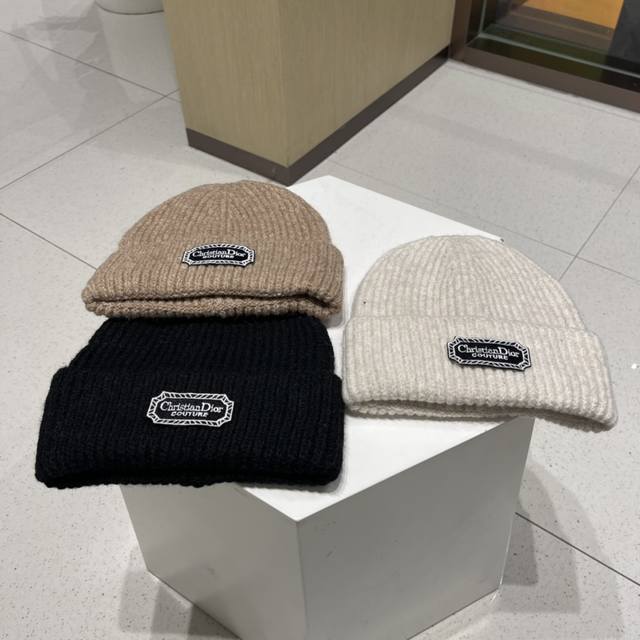 Dior迪奥新款毛线帽 秋冬保暖冷帽 超级舒适的面料 跑量