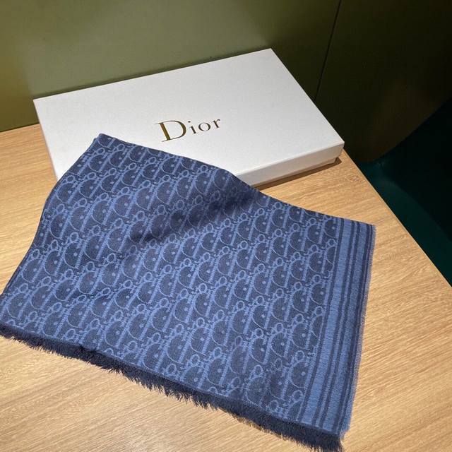 没有对手 免代购 Dior最新oblique 双面提花围巾 满足所有姐妹对它苛刻的要求 属于我们的 真香必入系列 王牌口碑年度必入款 免代购 这才叫流弊极品货色