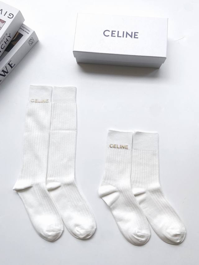 配包装 一盒2 双 Celine 赛琳 经典字母logo 纯棉中筒袜 小腿袜 Ins爆款 专柜在售ing 好看到爆炸 超高品质 经典不过时 潮人必不能少的专柜代