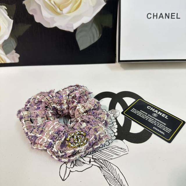 单个 配全套包装 Chanel 香奈儿 爆款小香风链条发圈 专柜款出货 一看就特别高档 超级百搭 必须自留