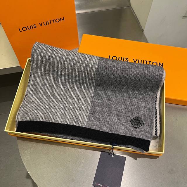 Louis Vuitton 路易威登驴家的男款围巾就且买且珍惜吧 - 男款真的很少 一年也就出几款 都是出口订单所以比较难遇 男人的东西讲究少而精 好看1男款一