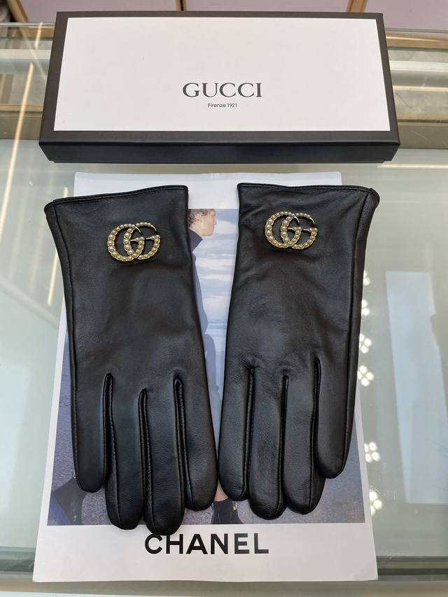 Gucci新款女士手套 一级羊皮 皮质超薄柔软舒适 特显手型 质感超群 码数 均码