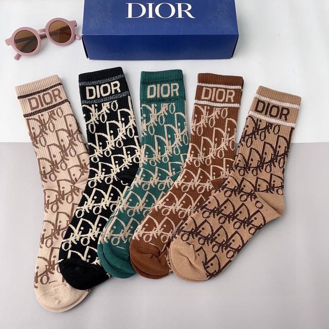 一盒5双 Dior 迪奥 新款字母罗口长筒袜子 爆款字母专柜同步长筒袜 大牌出街 潮人必备超好搭
