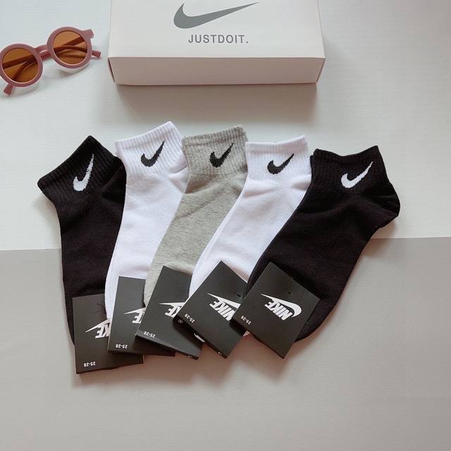 一盒5双 新款 Nike 耐克 短袜 精梳棉 专柜同步 高品质 抗菌防臭吸汗透气