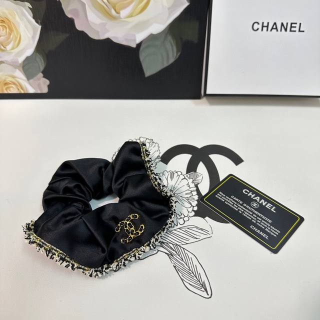 单个 配全套包装 Chanel 香奈儿 爆款小香风发圈 专柜款出货 一看就特别高档 超级百搭 必须自留