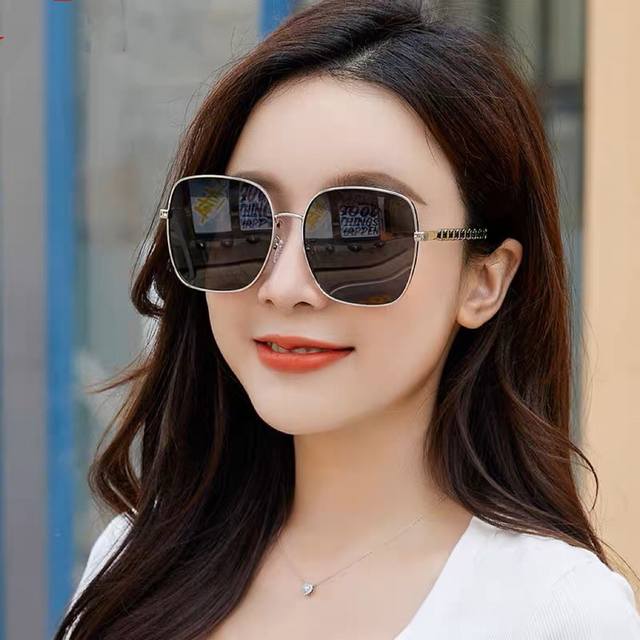 新品chanel 香奈儿太阳镜以独特魅力和前卫风格诠释春夏最新眼镜 质感超好佩带舒适 型号 Ch2522