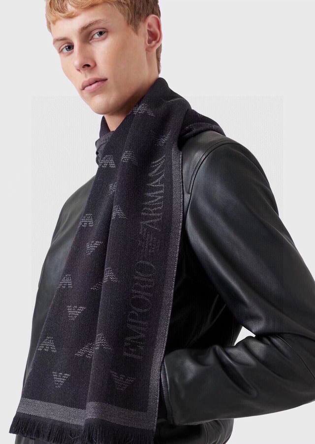 阿玛尼 Armani 2023年最新男士围巾 大方 简约 是成功男士不二追求 经典图案搭配logo设计 时尚色调 充满了稳重的氛围 满足你对时尚跟品质的所有要求