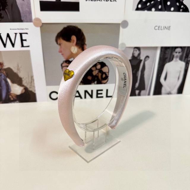 配专柜包装 Chanel 香奈儿 最新发箍 小仙女快入手 特殊材质 不嘞头 可盐可甜发夹