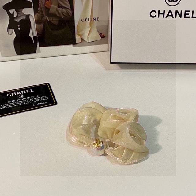 单个 配全套包装 Chanel 香奈儿 爆款小香风发圈 专柜款出货 一看就特别高档 超级百搭 必须自留发夹