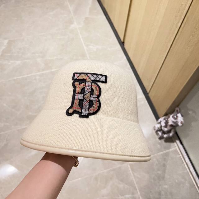 经典款burberry巴宝莉棒球帽 细节做工都很精致超舒服 百搭款市场最好版本帽子渔夫帽棒球帽针织帽 Ddd