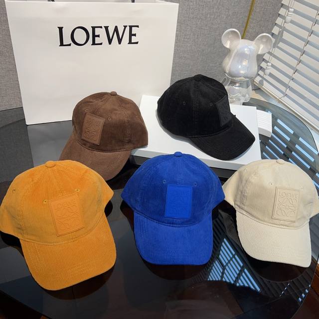 Loewe新款男女丝绒棒球帽 Ddd 超级百搭的一个款 明星同款 灯芯绒质感很好 不厚戴着不热 Ddd 头围:57Cm左右帽子渔夫帽棒球帽针织帽 Ddd