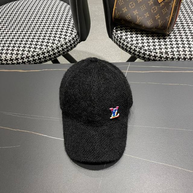 Louis Vuittonlv 路易威登 金属logo冷帽 针织毛线帽 Ddd