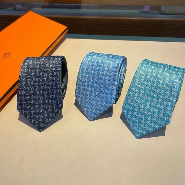 配包装 领带新款出货啦爱马仕男士新款领带系列，让男士可以充分展示自己个性。100%顶级斜纹真丝手工定制
