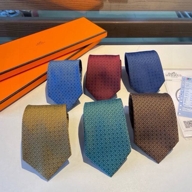 配包装 爱马仕h字母男士新款领带系列，让男士可以充分展示自己个性。100%顶级斜纹真丝手工定制