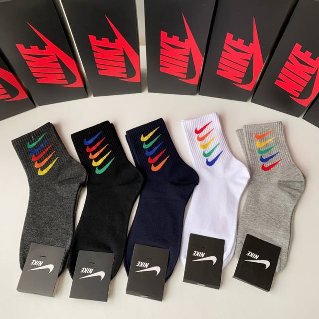 特 配包装 Nike 耐克 新款经典中筒堆堆袜袜子！一盒五双， 专柜同步筒袜袜子，大牌出街，潮人必备超好搭。