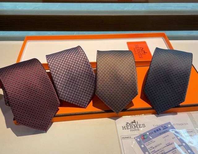 配包装 领带新款出货啦爱马仕男士新款领带系列，让男士可以充分展示自己个性。100%顶级斜纹真丝手工定制 - 点击图像关闭
