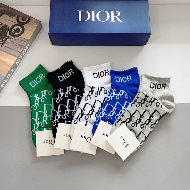 配包装 一盒5双 Dior 迪奥2023新款小腿袜子！纯棉面料，火爆ｄ图案，专柜同步中短筒袜子，大牌出街，潮人必备超好搭